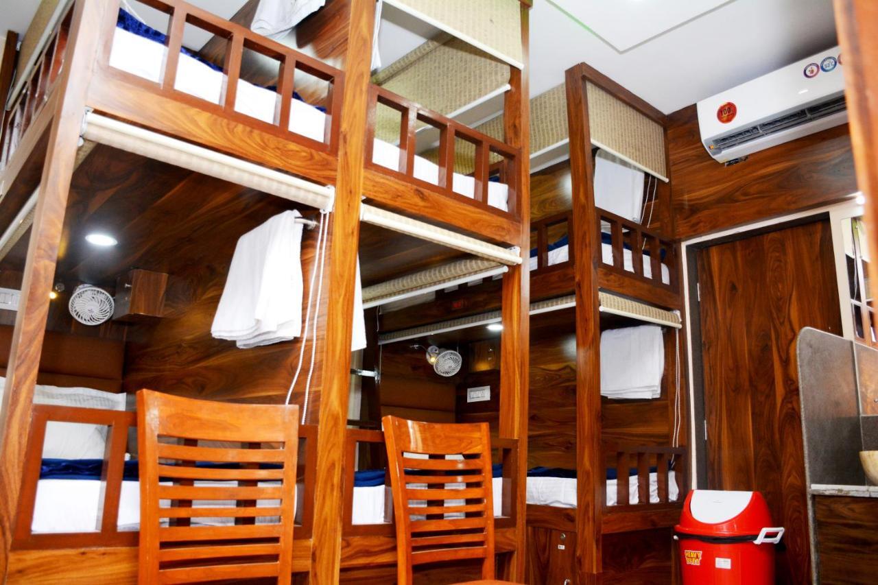 Hotel Nest N Rest - Bombay Eksteriør billede