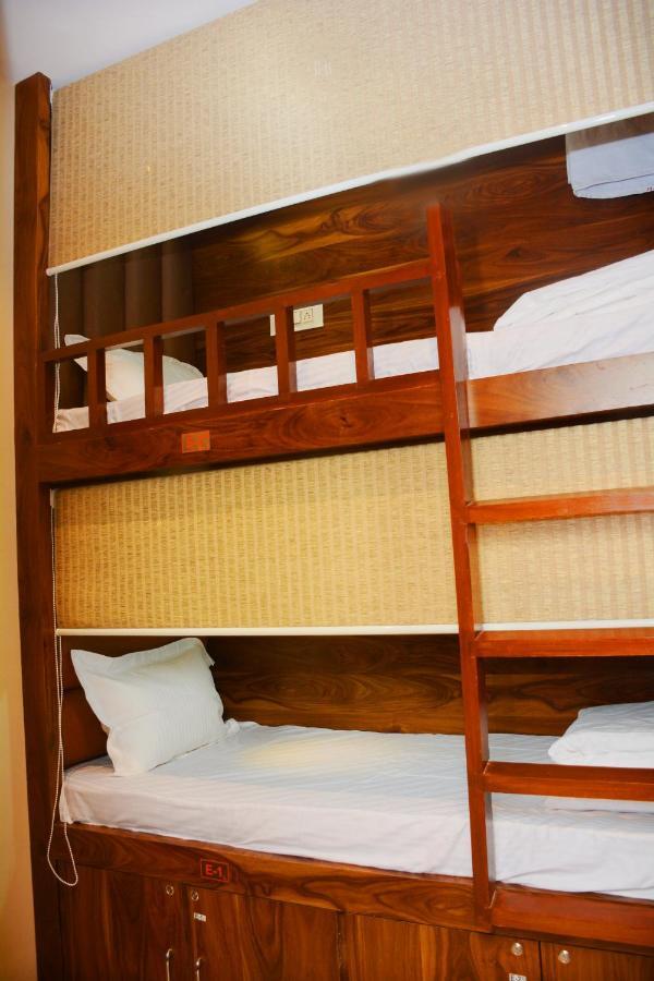 Hotel Nest N Rest - Bombay Eksteriør billede
