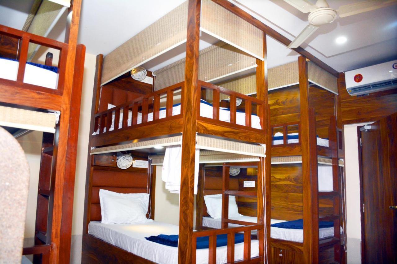 Hotel Nest N Rest - Bombay Eksteriør billede